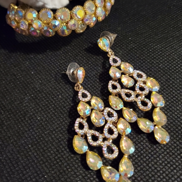 Vintage Aurora Borelis Jewelry Set : Vintage Earrings, Vintage Bracelet - Picture 9 of 13